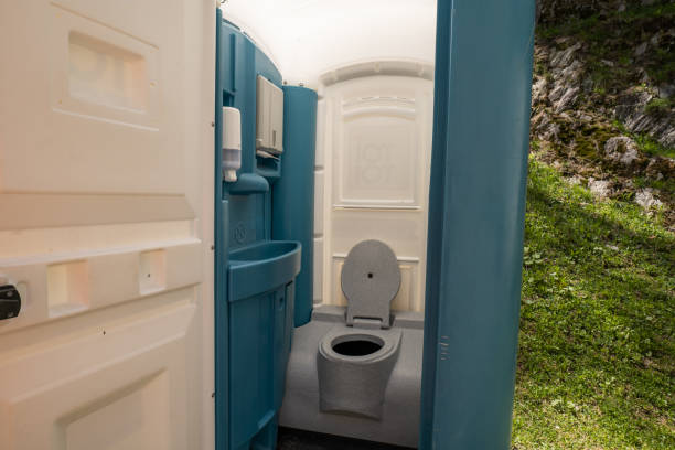 Best Sanitation services for porta potties  in Carlisle, IA